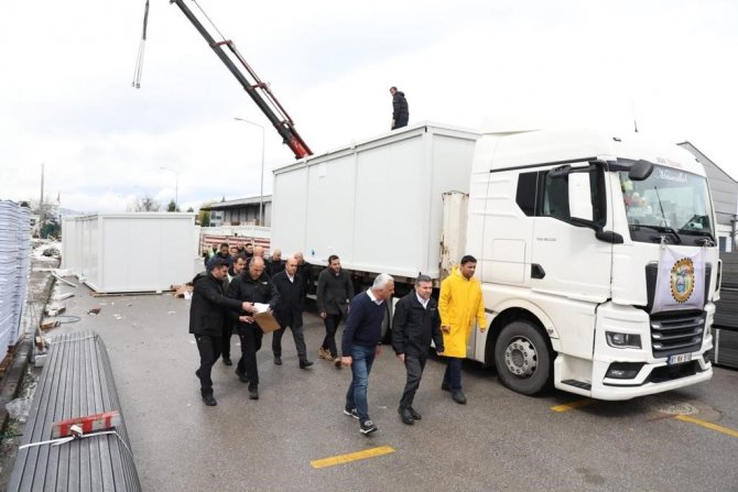 Üretilen Konteynerler Deprem Bölgelerine Gönderiliyor