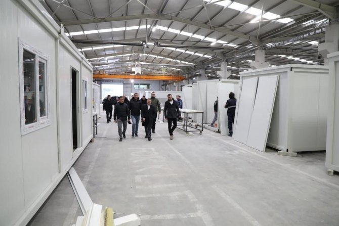 Üretilen Konteynerler Deprem Bölgelerine Gönderiliyor