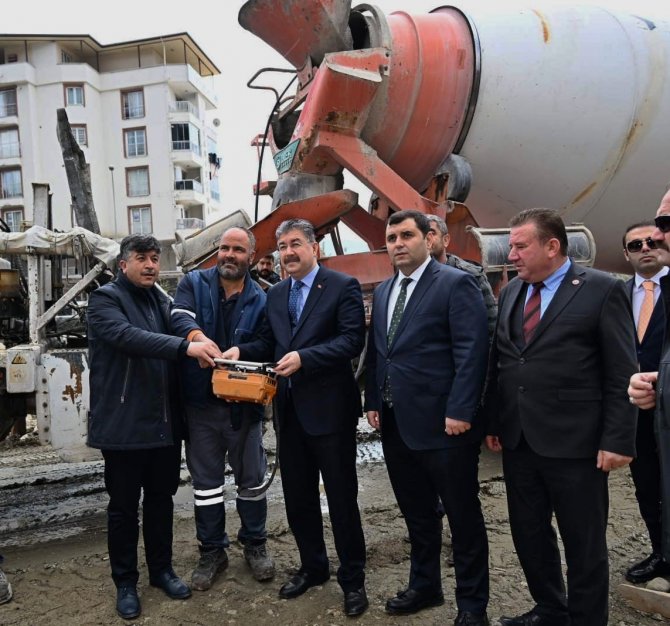 Osmaniye’de Depremzede Esnafa Yeni İşyerleri Yapılıyor
