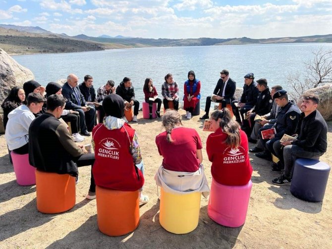 Kütüphane Haftası’nda Manzaraya Karşı Kitapları Konuştular