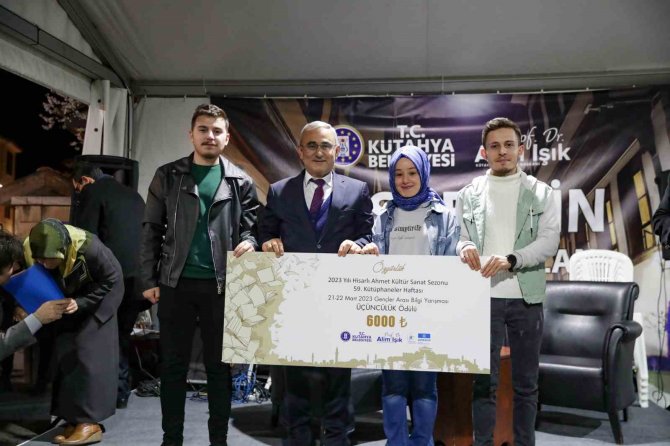 Kütahya Belediyesi, En Çok Kitap Okuyan Öğrencileri Ödüllendirdi