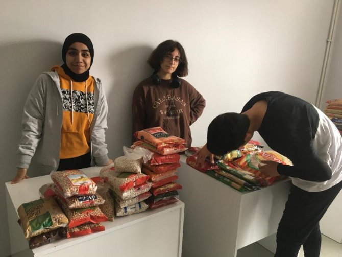 İ̇htiyaç Sahibi 16 Aileye Yardım Kolisi Dağıttılar