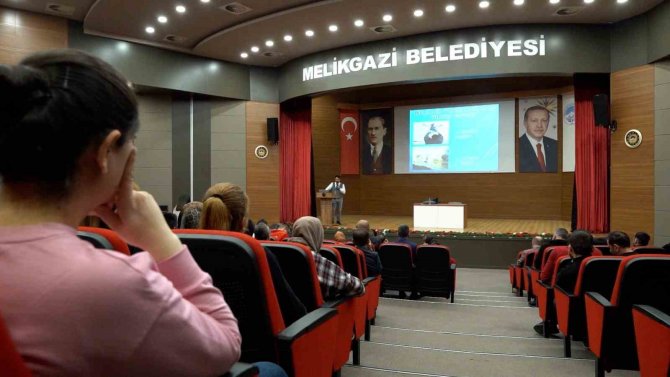 Melikgazi’de Belediye Personeline İ̇ş Güvenliği Eğitimi