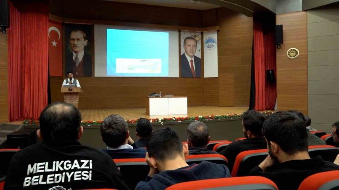 Melikgazi’de Belediye Personeline İ̇ş Güvenliği Eğitimi