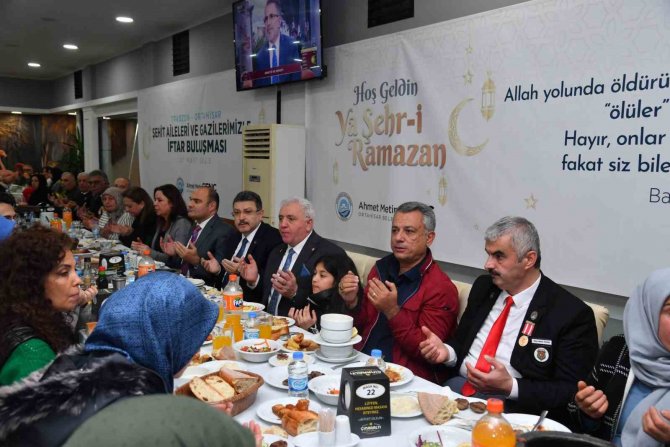 Genç, Şehit Aileleri Ve Gazilerle İftarda Buluştu