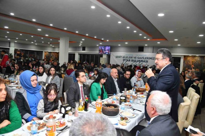 Genç, Şehit Aileleri Ve Gazilerle İftarda Buluştu