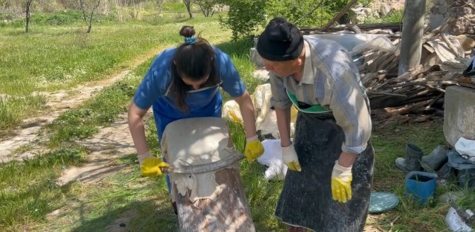 2 Bin 200 Yıllık Parşömen Kağıdı, Kadın Elinde Hayat Buluyor