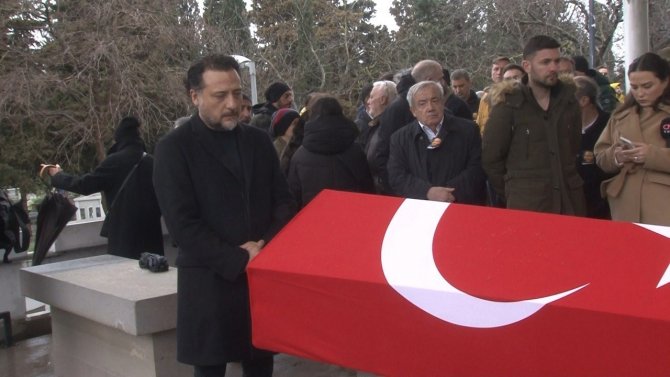 Sanatçı Köksal Engür Üsküdar’da Son Yolculuğuna Uğurlandı