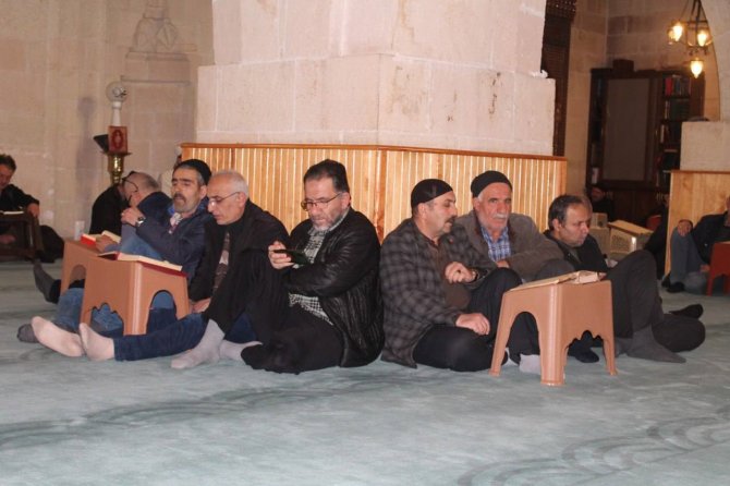 Selçuklu Mirası 8 Asırlık Ulu Camisinde Hatim Geleneği Yaşatılıyor