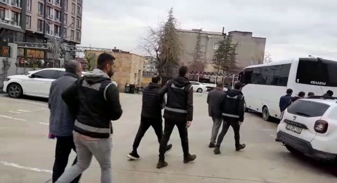 Şırnak’ta Yolsuzluk Operasyonu: 8 Gözaltı