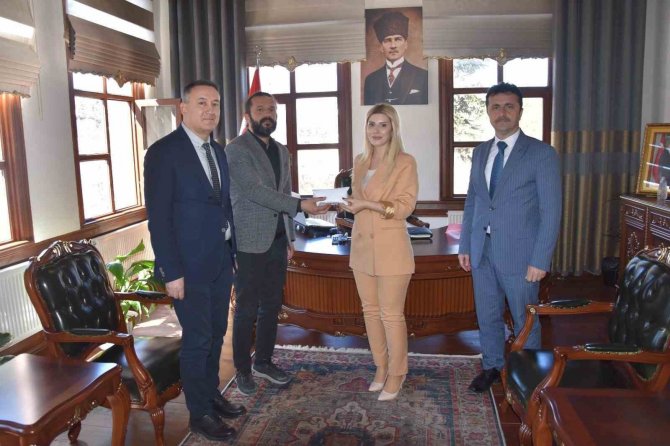 Depremzedeler İçin Düzenlenen Yardım Panayırından Elde Edilen Gelir Bağışlandı