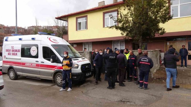 Boşanma Aşamasındaki Eşini Bıçaklayarak Öldürdü, Kaynanasını Da Yaraladı