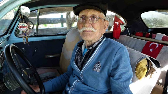 87 Yaşındaki Vatandaş, 1962 Model Vosvosuna Gözü Gibi Bakıyor