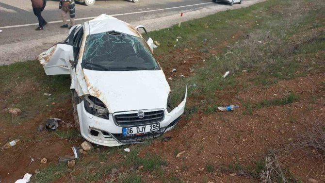 Otomobil Şarampole Devrildi: 6 Yaralı