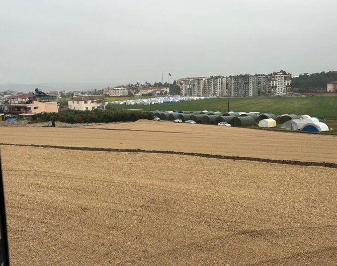 İ̇l Özel İ̇daresi Ekipleri Çadırkent Ve Konteyner Altyapı Çalışmalarını Sürdürüyor