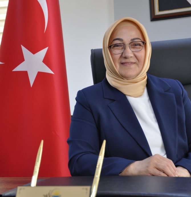 Selma Biçek, "Eğer Derdiniz Memleket İse Yapacak Çok İşiniz Vardır"