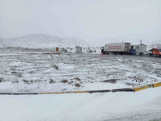 Kar Başkent’te Kartpostallık Manzaralar Oluşturdu