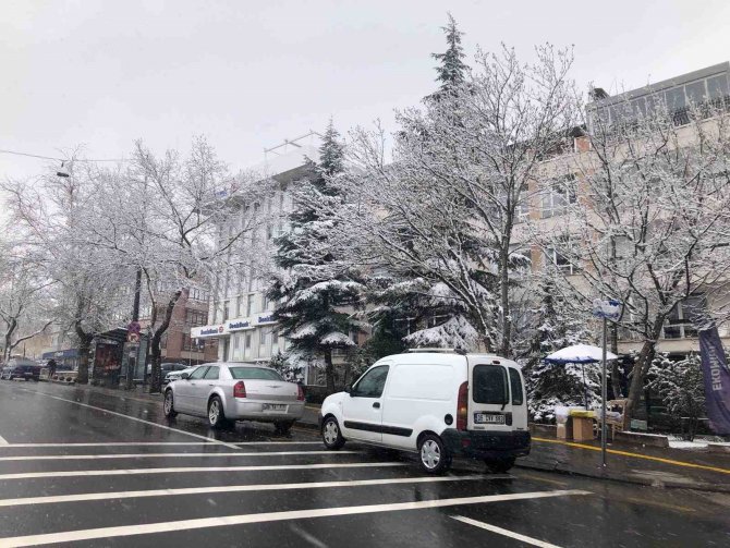 Baharı Bekleyen Ankara’ya Kış Geri Geldi