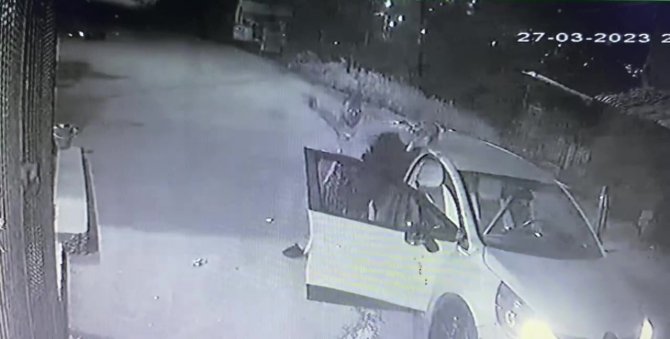 Pendik’te Genç Kadına Sokak Ortasında Silahlı Şiddet Kamerada