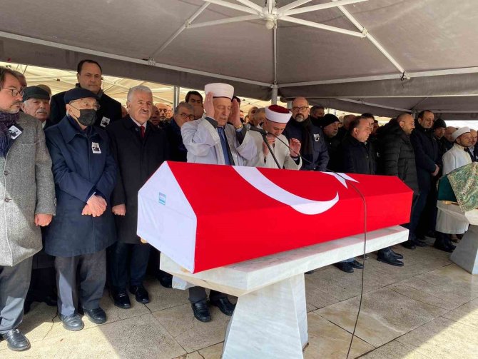 Ersin Arıoğlu Üsküdar’da Son Yolculuğuna Uğurlandı