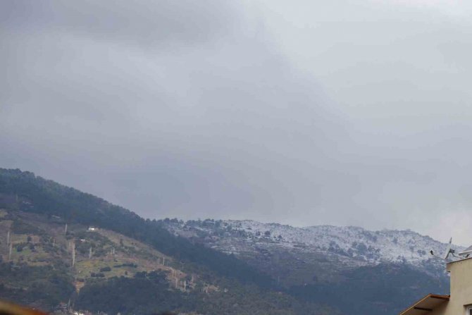 Aydın Dağları Beyaza Büründü