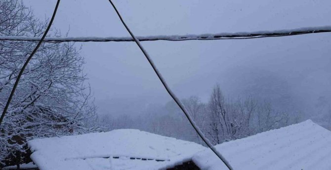 Balıkesir’de Mart Karı Yağdı