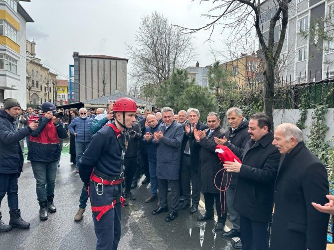 Bayrampaşa’da Lisede Acil Durum Ve Afet Tatbikatı Gerçekleştirildi