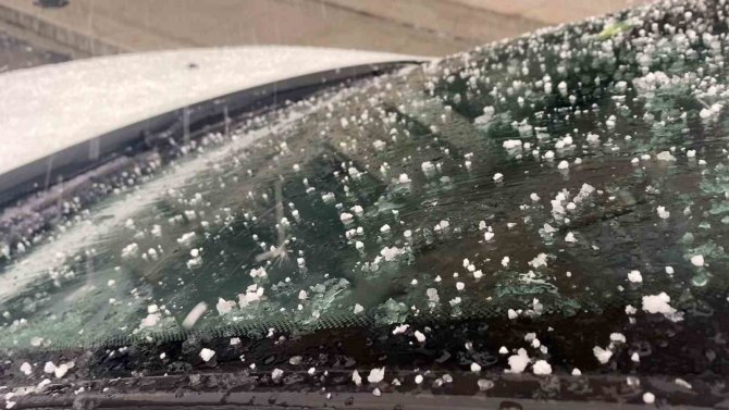 Beylikdüzü’nde Dolu Yağışı