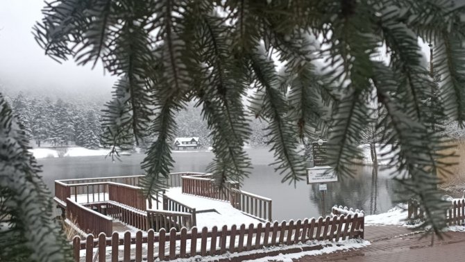Gölcük Tabiat Parkı Beyaz Örtüyle Kaplandı