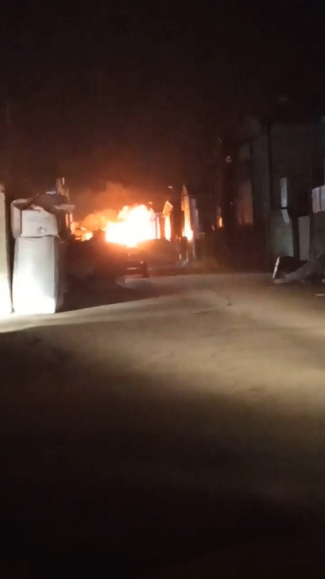 Bursa’da Geri Dönüşüm Deposunda Korkutan Yangın
