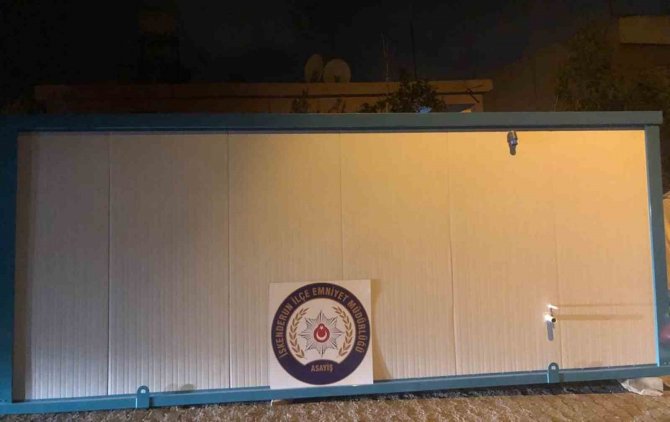 Hatay’da Sağlık Bakanlığı’nın Konteynerlerini Çalan 3 Şüpheli Yakalandı