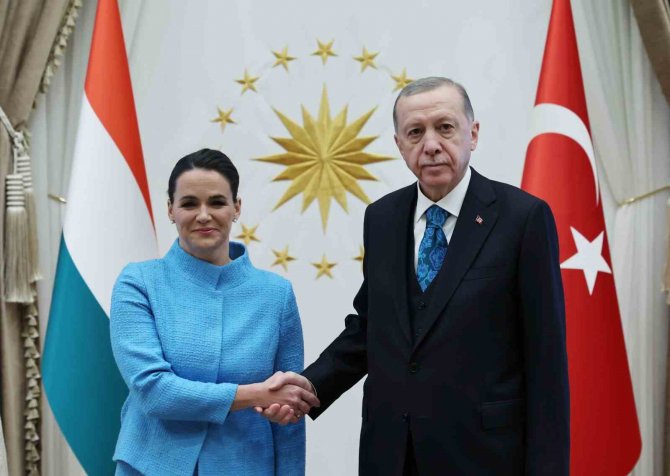 Cumhurbaşkanı Erdoğan, Macaristan Cumhurbaşkanı Novak’ı Resmi Törenle Karşıladı