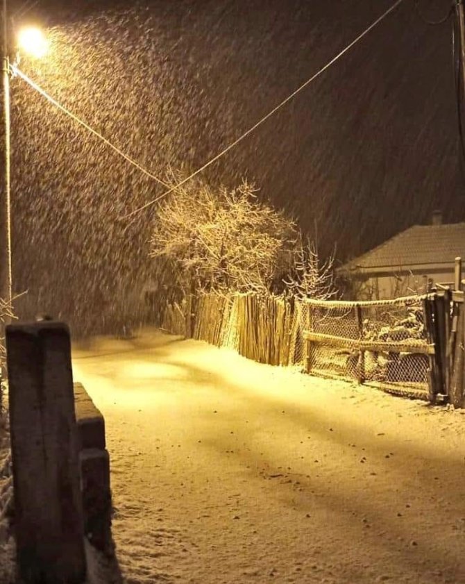Denizli’ye Mart Sonunda Kar Sürprizi
