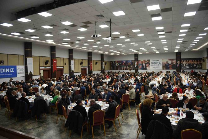 Esenyurt Belediye Başkanı Bozkurt, Stk’lar, İl Dernekler Birliği Ve Amatör Spor Kulübü Temsilcileriyle İftar Sofrasında Bir Araya Geldi