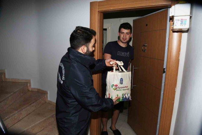 Eyüpsultan’da Üniversite Öğrencilerine Destek Paketi