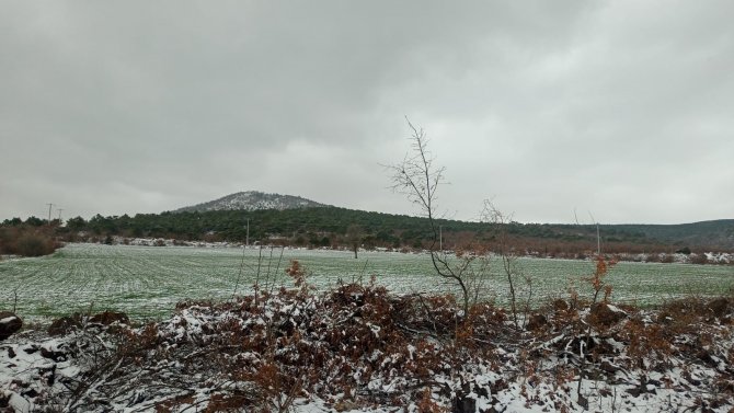 Kar Yağışı Doğada Güzel Görüntüler Oluşturdu
