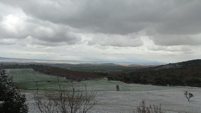 Kar Yağışı Doğada Güzel Görüntüler Oluşturdu
