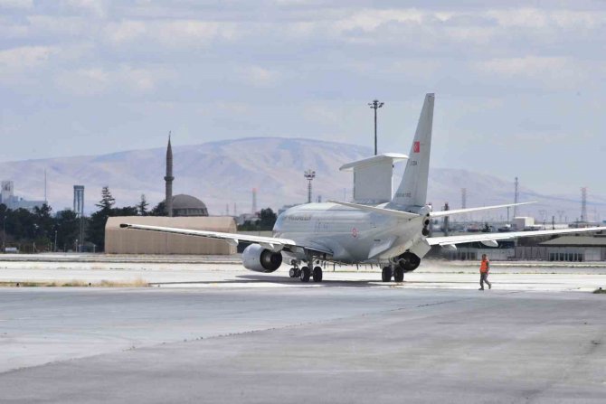 Hava Kuvvetlerine Ait Uçaklar Akdeniz’in Uluslararası Hava Sahasında Eğitim Uçuşu Yaptı