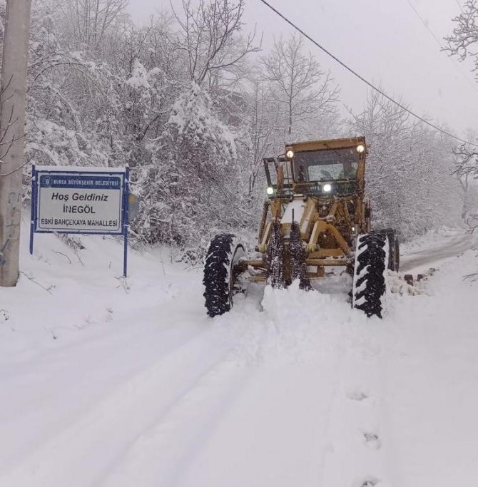 İ̇negöl’de Kar Yağışına Anında Müdahale