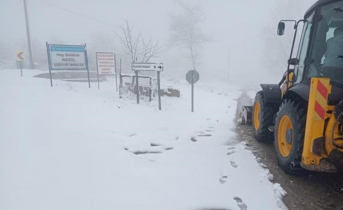 İ̇negöl’de Kar Yağışına Anında Müdahale