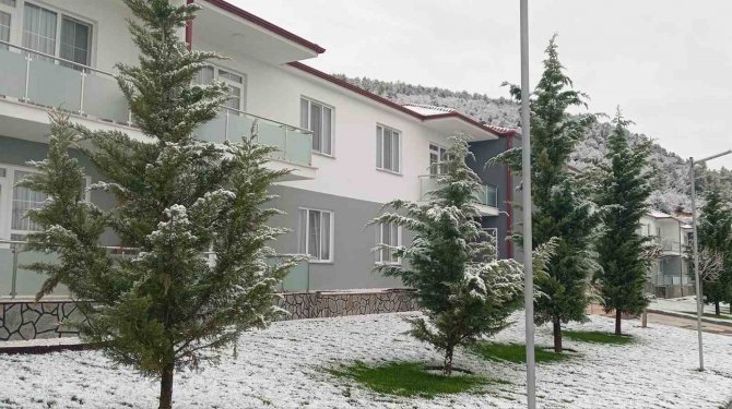 Hisarcık Esire Termal Turizm Merkezi Beyaza Büründü