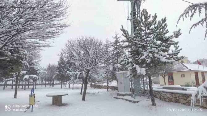 Hisarcık Karbasan Köyünde Kar Kalınlığı 10 Santimetreyi Aştı