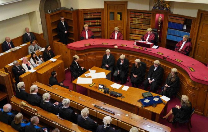 İ̇skoçya’nın Yeni Başbakanı Yousaf, Yemin Ederek Göreve Başladı