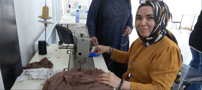 Özel Eğitim Merkezinde Öğrencilerin Yanı Sıra Veliler De Eğitim Alıyor