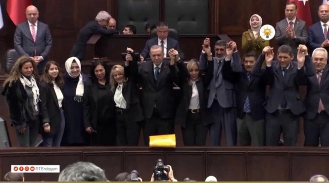 İ̇yi̇ Parti’den İstifa Eden Meclis Üyesi Ak Parti’ye Katıldı