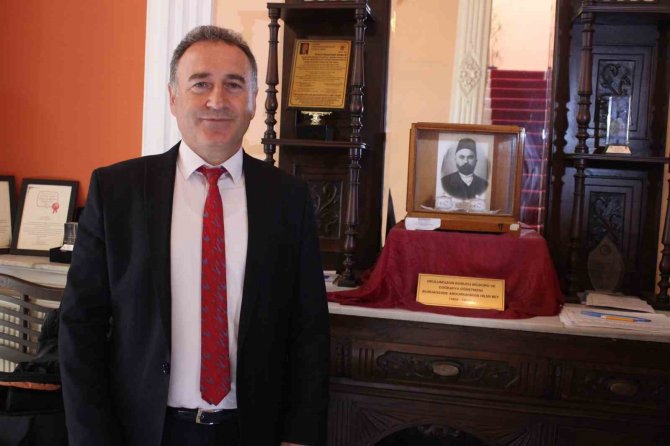 Tarihe Yön Veren Lise