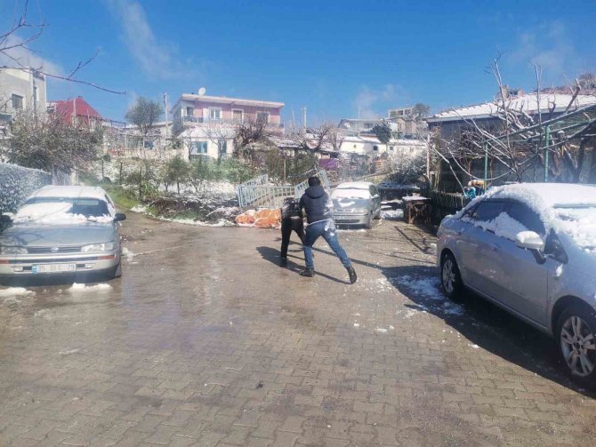 İ̇zmirlilere Kar Sürprizi