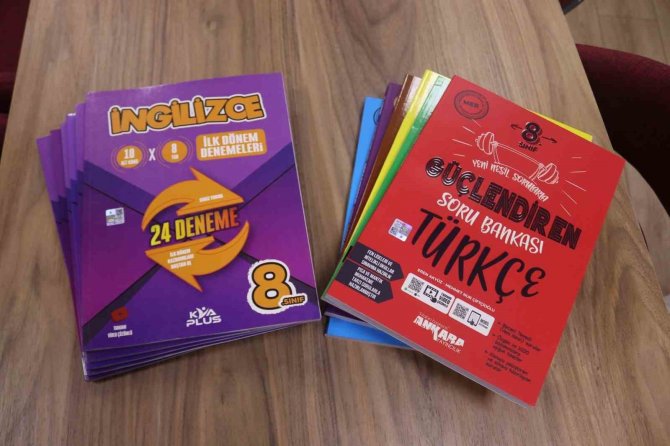 Üniversite Sınavına Hazırlanan Depremzede Öğrencilere Kitap Desteği