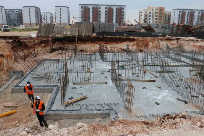 Adana’da Depremzedelere Verilecek Toki̇ Konutlarının Yapımına Başlandı