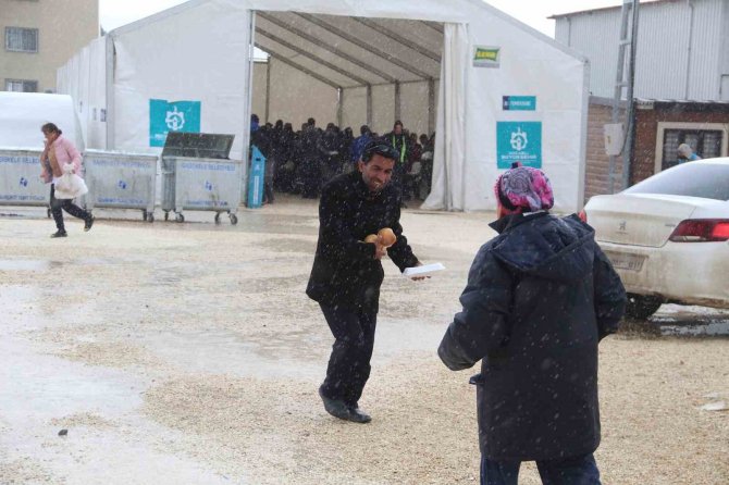 Deprem Bölgesi Hatay’da Sağanak Yağış Ve Fırtına Etkili Oluyor